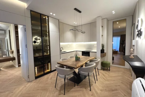 Shtepi ne shitje Apartament ne Tirane, 2+1, Mobilimi E mobiluar, Pagesa 410,000  Euro.