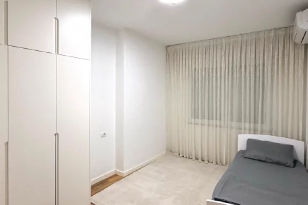 Shtepi me qera Apartament ne Tirane, 2+1, Mobilimi E mobiluar, Pagesa 60,000  Leke.