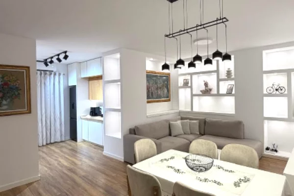 Shtepi me qera Apartament ne Tirane, 2+1, Mobilimi E mobiluar, Pagesa 60,000  Leke.