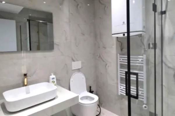 Shtepi me qera Apartament ne Tirane, 3+1, Mobilimi E mobiluar, Pagesa 1,700  Euro.