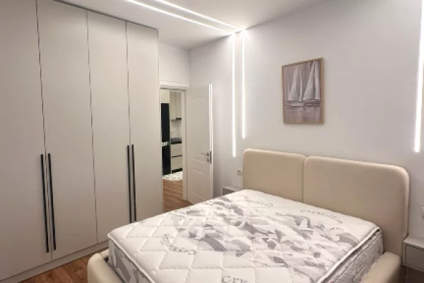 Shtepi ne shitje Apartament ne Tirane, 1+1, Mobilimi E mobiluar, Pagesa 125,000  Leke.