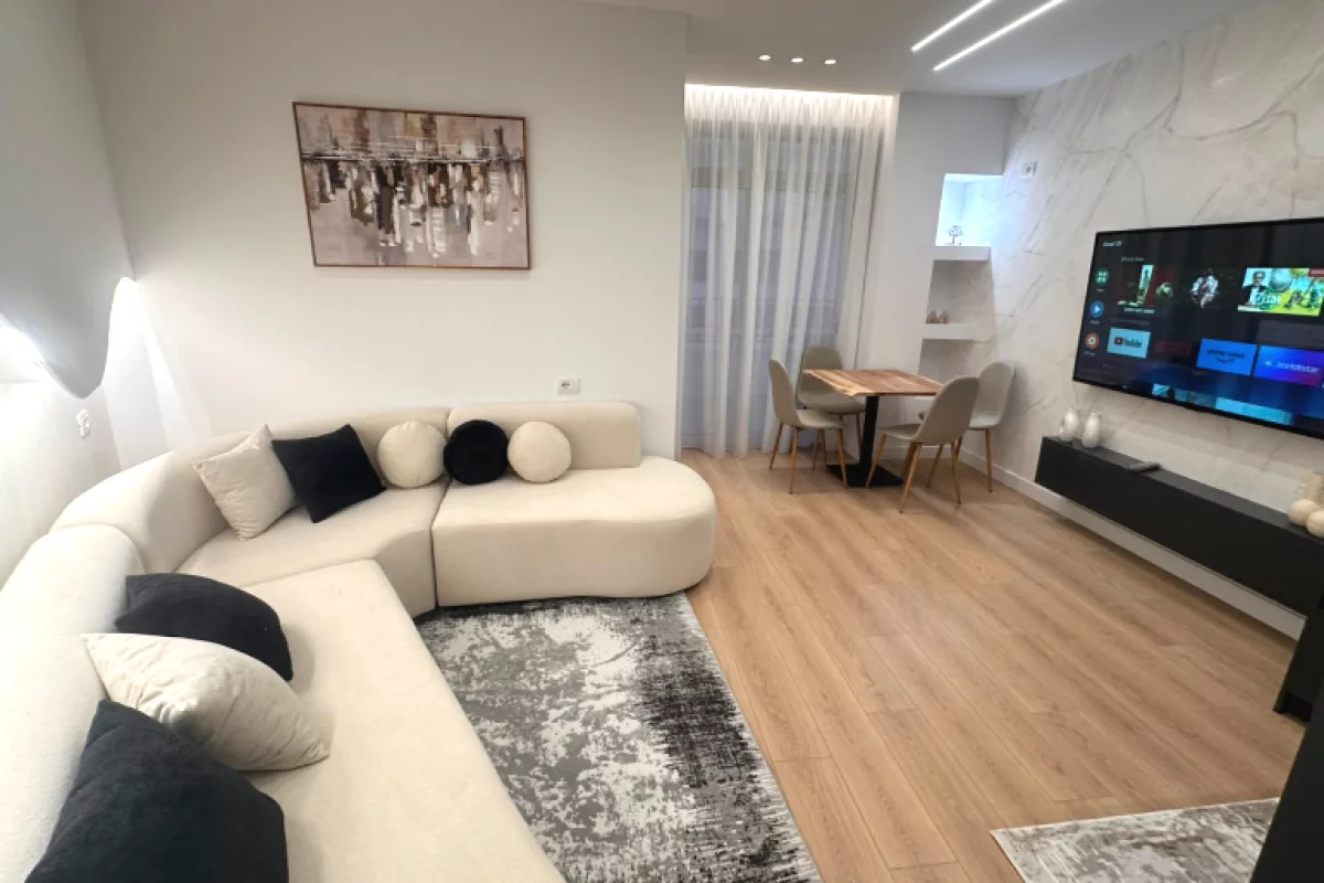 Shtepi ne shitje Apartament ne Tirane, 1+1, Mobilimi E mobiluar, Pagesa 115,000  Leke.