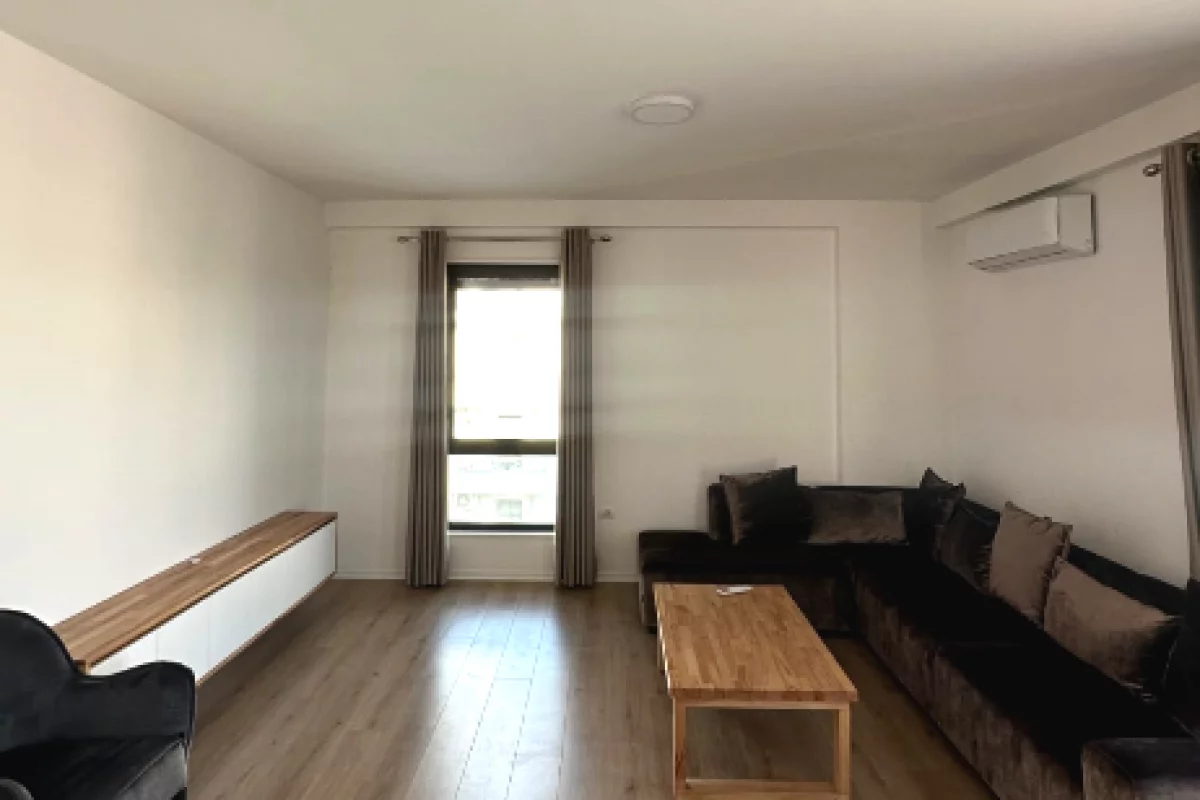 Shtepi ne shitje Apartament ne Tirane, 3+1, Mobilimi E mobiluar, Pagesa 370,000  Euro.