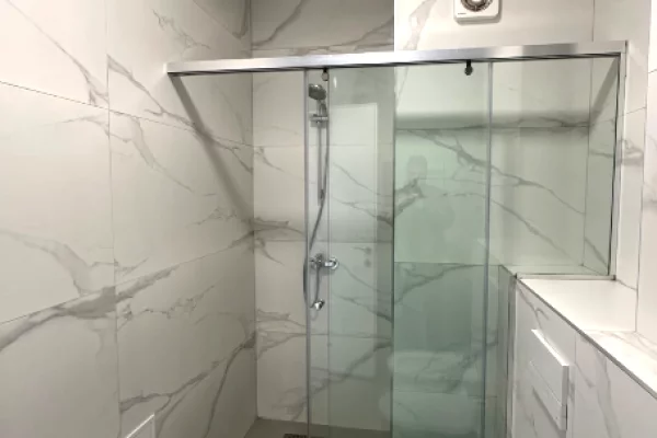 Shtepi ne shitje Apartament ne Tirane, 3+1, Mobilimi E mobiluar, Pagesa 370,000  Euro.
