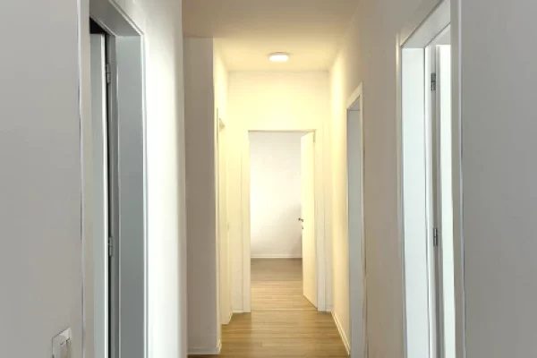 Shtepi ne shitje Apartament ne Tirane, 3+1, Mobilimi E mobiluar, Pagesa 370,000  Euro.