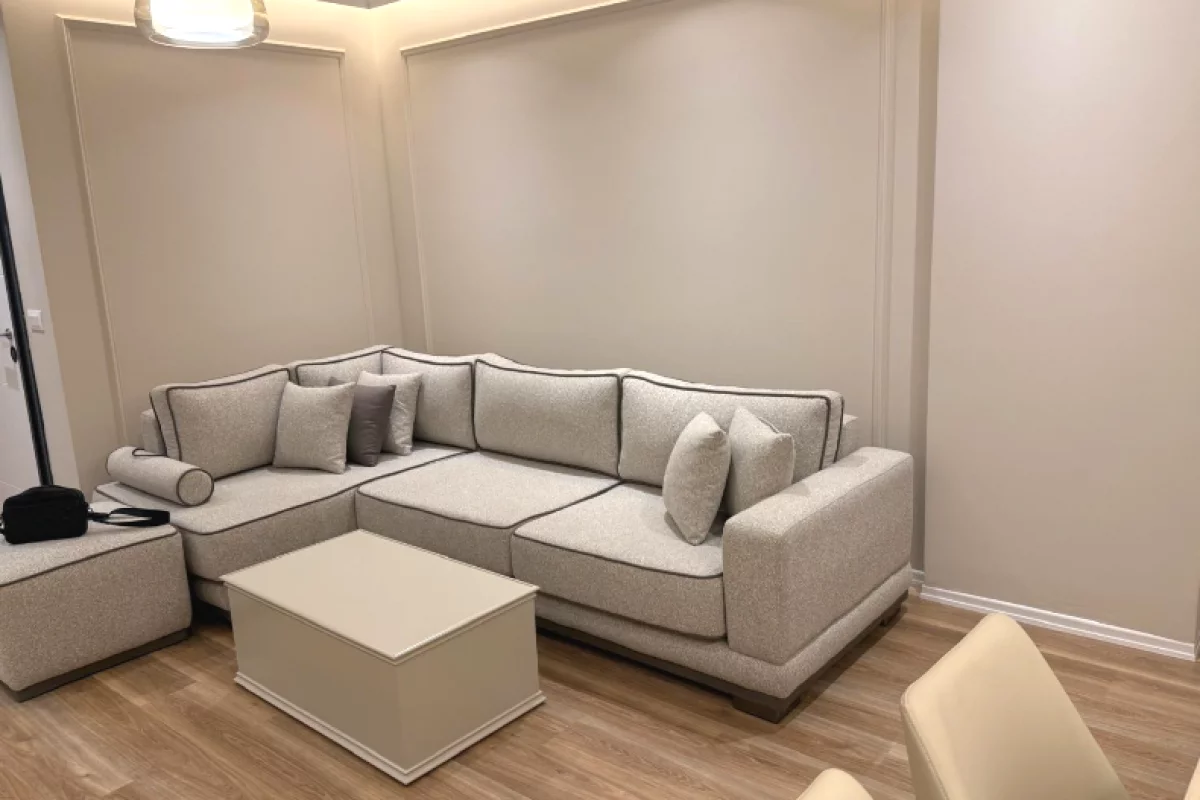 Shtepi me qera Apartament ne Tirane, 2+1, Mobilimi E mobiluar, Pagesa 900  Leke.