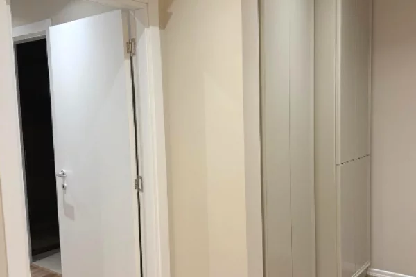 Shtepi me qera Apartament ne Tirane, 2+1, Mobilimi E mobiluar, Pagesa 900  Leke.