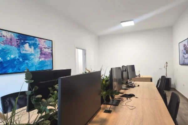 JEPET ME QIRA ZYRE 2+1 | SQUARE 21