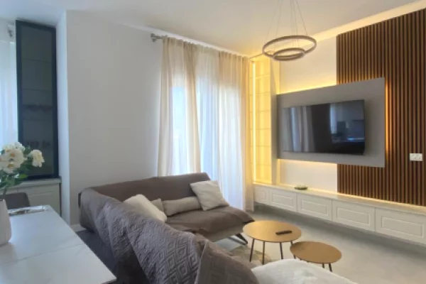 Shtepi me qera Apartament ne Tirane, 2+1, Mobilimi E mobiluar, Pagesa 85,000  Leke.