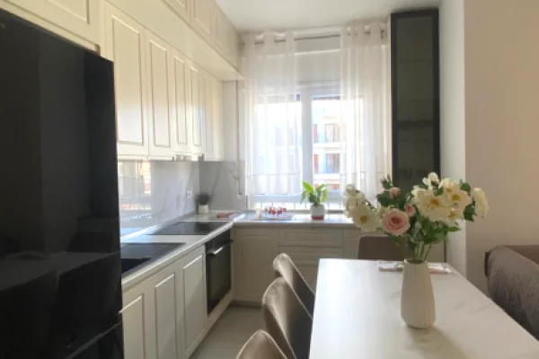 Shtepi me qera Apartament ne Tirane, 2+1, Mobilimi E mobiluar, Pagesa 85,000  Leke.