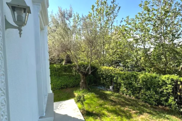 Luxury villas for sale in Tirana 4+1, Furnished