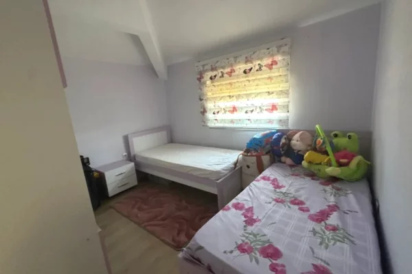 Shtepi me qera Apartament ne Tirane, 2+1, Mobilimi E mobiluar, Pagesa 750  Euro.