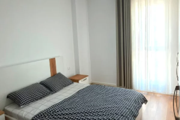Shtepi me qera Apartament ne Tirane, 2+1, Mobilimi E mobiluar, Pagesa 800  Leke.