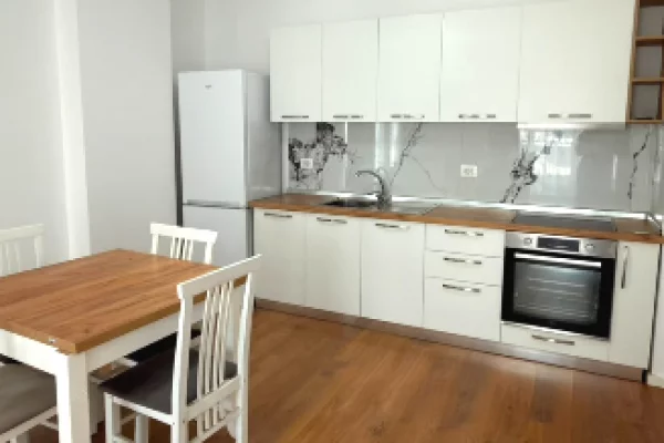 Shtepi me qera Apartament ne Tirane, 2+1, Mobilimi E mobiluar, Pagesa 800  Leke.