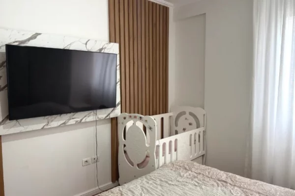 Shtepi me qera Apartament ne Tirane, 2+1, Mobilimi E mobiluar, Pagesa 750  Leke.
