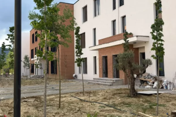 Luxury villas for sale in Tirana 3+1, Emty