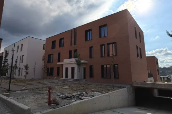 Luxury villas for sale in Tirana 3+1, Emty