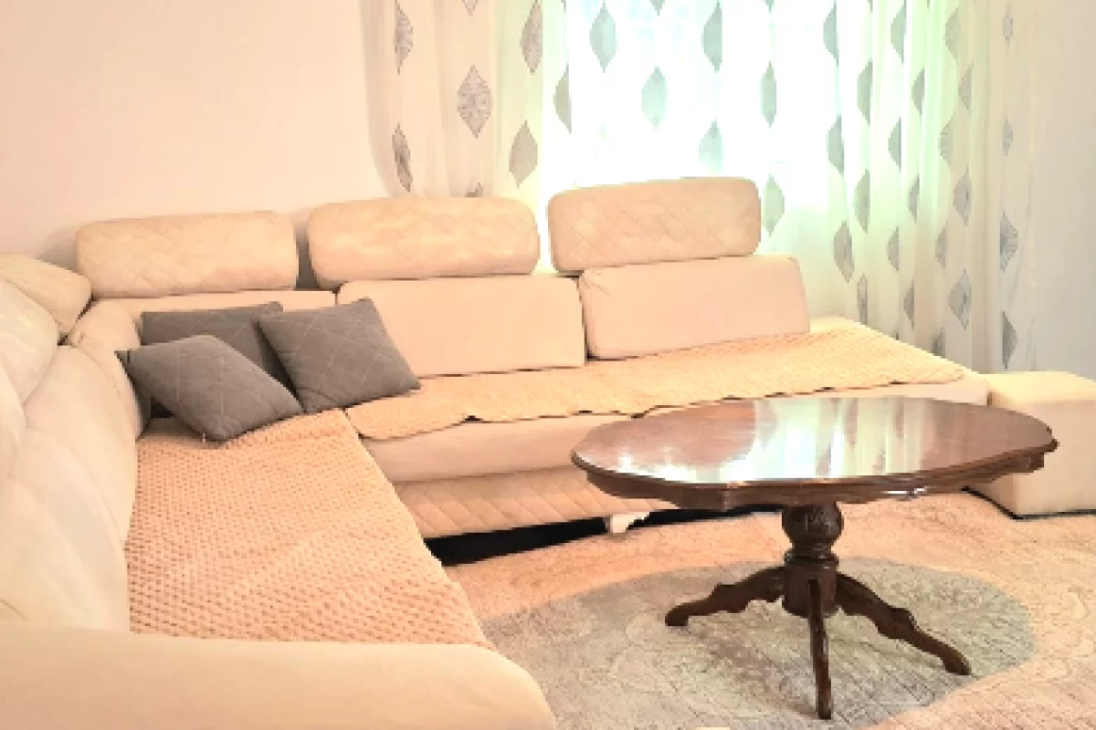 Shtepi me qera Apartament ne Tirane, 2+1, Mobilimi E mobiluar, Pagesa 80,000  Leke.