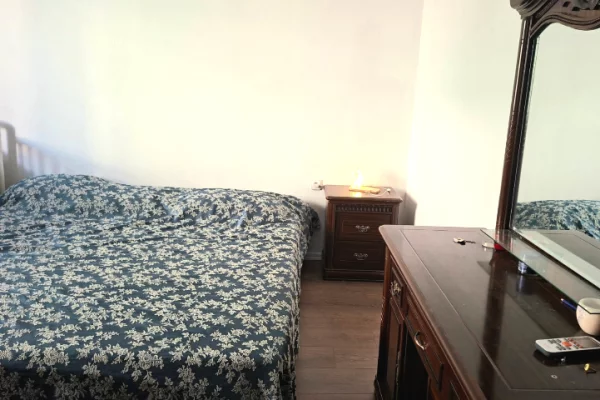 Shtepi me qera Apartament ne Tirane, 2+1, Mobilimi E mobiluar, Pagesa 80,000  Leke.