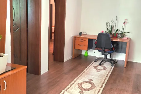 Shtepi me qera Apartament ne Tirane, 2+1, Mobilimi E mobiluar, Pagesa 80,000  Leke.