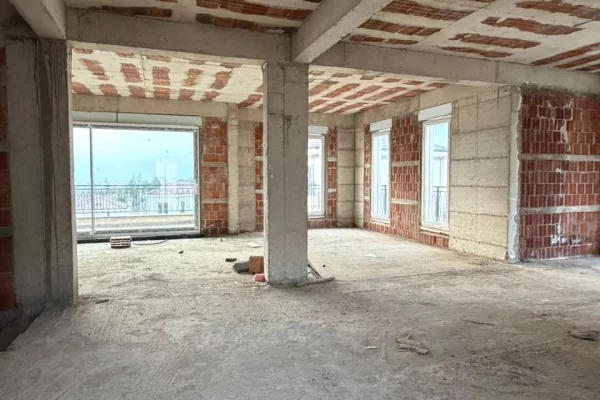 Luxury villas for sale in Tirana 5+1, Emty