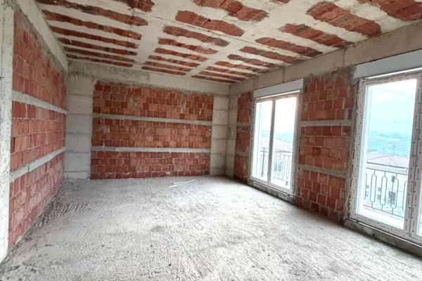 Luxury villas for sale in Tirana 5+1, Emty