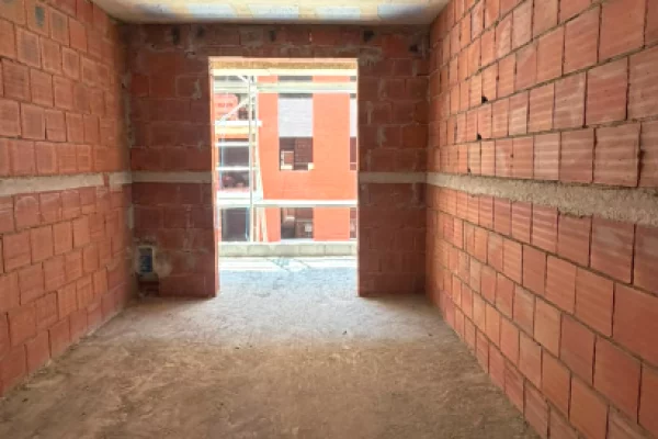Shtepi ne shitje Apartament ne Tirane, 2+1, Mobilimi Bosh, pa mobiluar, Pagesa 9,900,000  Leke.