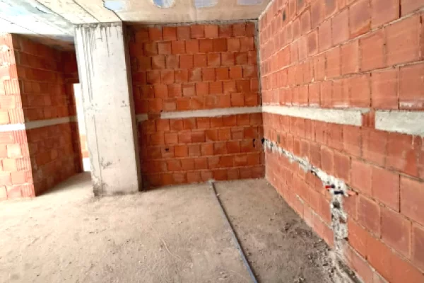 Shtepi ne shitje Apartament ne Tirane, 2+1, Mobilimi Bosh, pa mobiluar, Pagesa 9,900,000  Leke.