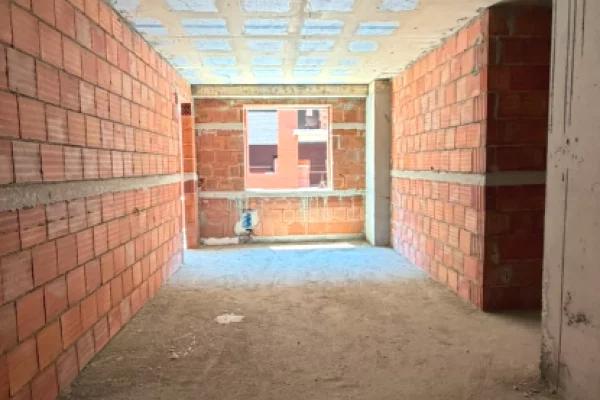 Shtepi ne shitje Apartament ne Tirane, 2+1, Mobilimi Bosh, pa mobiluar, Pagesa 9,900,000  Leke.
