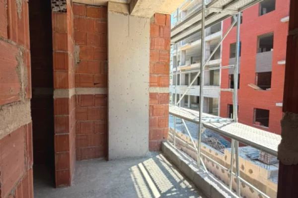 Shtepi ne shitje Apartament ne Tirane, 2+1, Mobilimi Bosh, pa mobiluar, Pagesa 9,900,000  Leke.