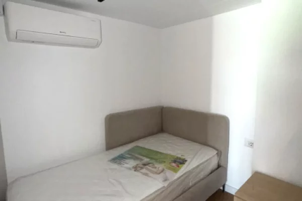 Shtepi ne shitje Apartament ne Tirane, 2+1, Mobilimi E mobiluar, Pagesa 170,000  Euro.