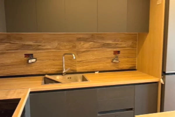 Shtepi ne shitje Apartament ne Tirane, 2+1, Mobilimi E mobiluar, Pagesa 170,000  Euro.