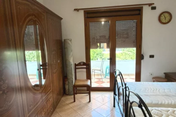 Shtepi me qera Apartament ne Tirane, 3+1, Mobilimi E mobiluar, Pagesa 50,000  Leke.