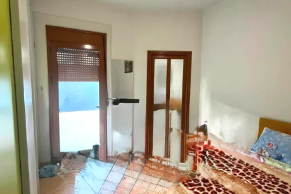 Shtepi me qera Apartament ne Tirane, 3+1, Mobilimi E mobiluar, Pagesa 50,000  Leke.