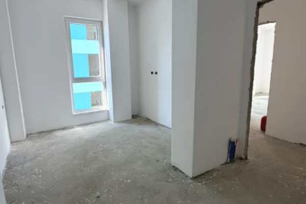 Shtepi ne shitje Apartament ne Tirane, 3+1, Mobilimi Bosh, pa mobiluar, Pagesa 223,500  Euro.