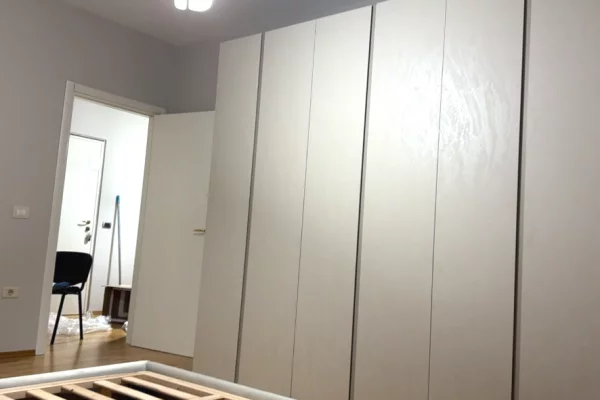 Shtepi me qera Apartament ne Tirane, 2+1, Mobilimi E mobiluar, Pagesa 80,000  Leke.