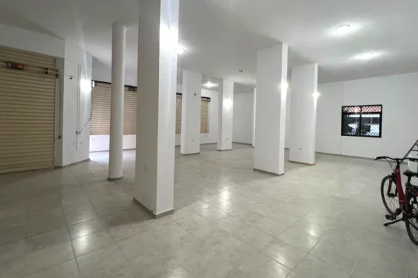 JEPET ME QIRA 160m2 AMBIENT BIZNESI | XHAMLLIKU
