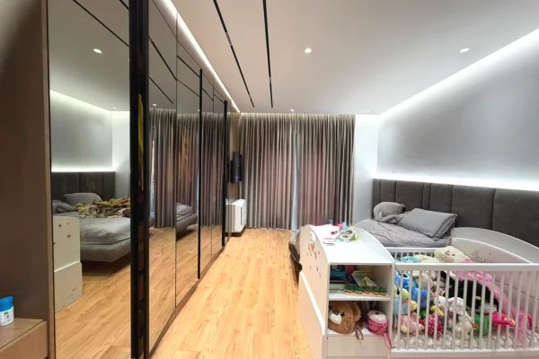 Shtepi ne shitje Apartament ne Tirane, 2+1, Mobilimi E mobiluar, Pagesa 50,000,000  Leke.