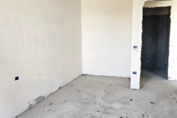 Shtepi ne shitje Apartament ne Tirane, 1+1, Mobilimi Bosh, pa mobiluar, Pagesa 144,000  Euro.