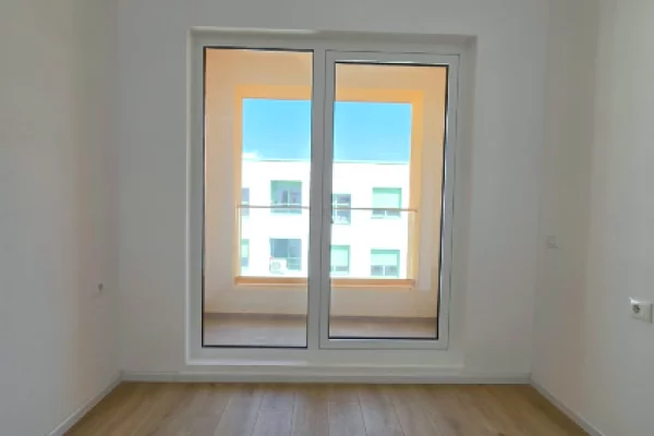 Shtepi ne shitje Apartament ne Tirane, 1+1, Mobilimi Bosh, pa mobiluar, Pagesa 89,000  Euro.