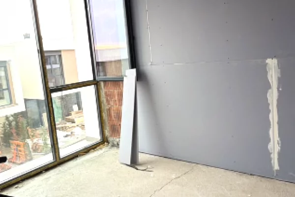 Shtepi ne shitje Vila Luksoze ne Tirane, 3+1, Mobilimi Bosh, pa mobiluar, Pagesa 382,771  Euro.