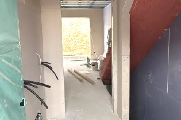 Shtepi ne shitje Vila Luksoze ne Tirane, 3+1, Mobilimi Bosh, pa mobiluar, Pagesa 382,771  Euro.