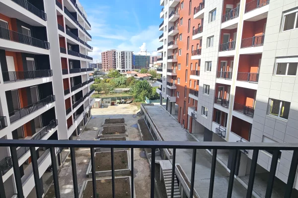 Shtepi ne shitje Apartament ne Tirane, 2+1, Mobilimi Bosh, pa mobiluar, Pagesa 121,622  Euro.