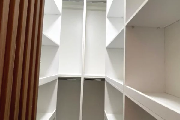 Shtepi ne shitje Apartament ne Tirane, 2+1, Mobilimi E mobiluar, Pagesa 25,250,000  Leke.