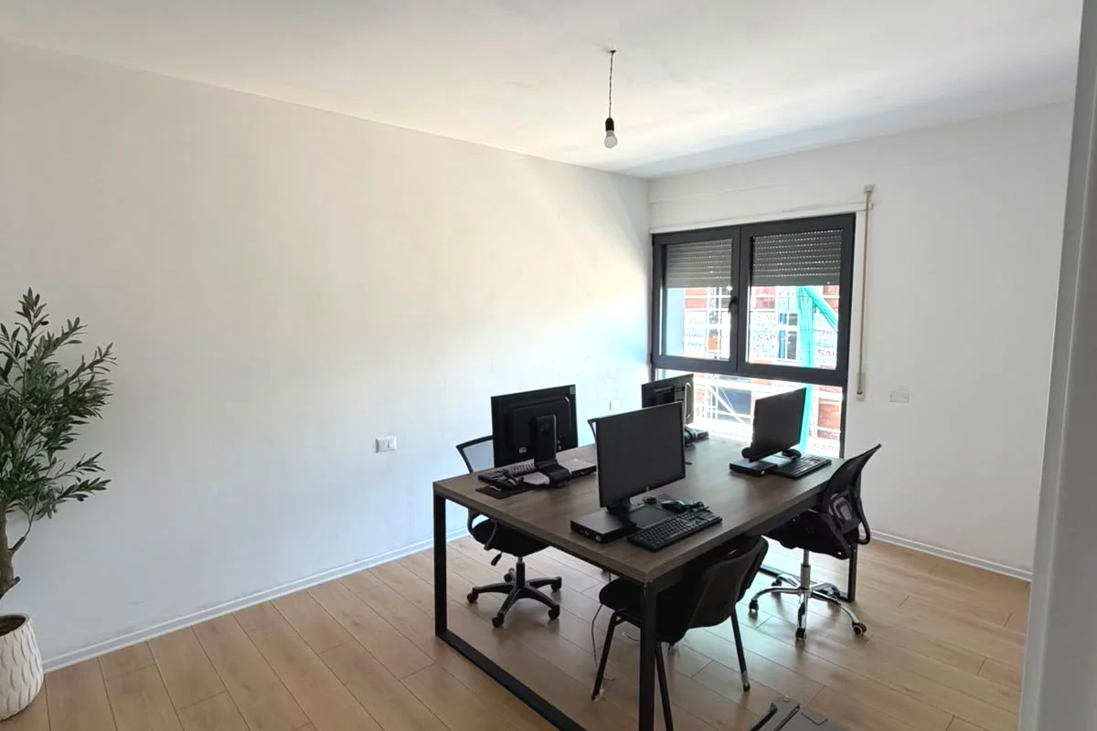 JEPET ME QIRA ZYRE | BULEVARDI I RI | 130 m2