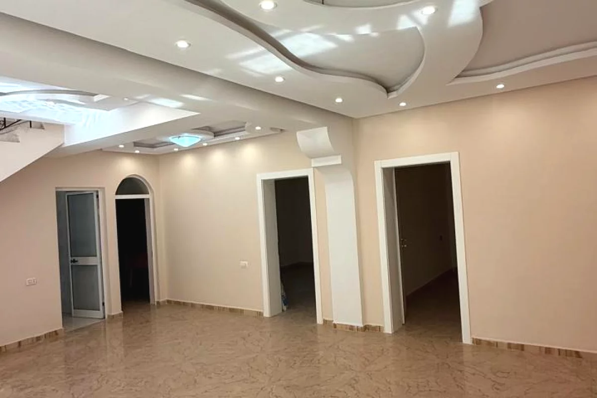 JEPET ME QIRA GODINE 2-KATESHE | RRUGA E ELBASANIT | 240 m2