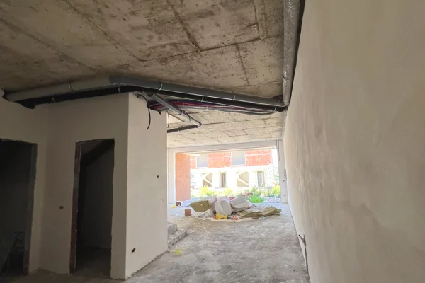 Luxury villas for sale in Tirana 4+1, Emty