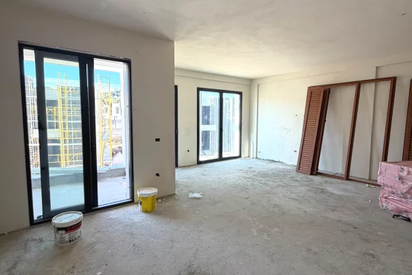 Apartment for sale in Tirana 2+1, Emty
