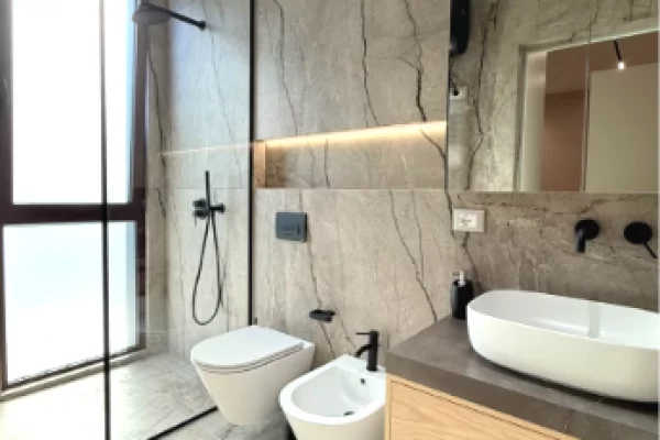 Shtepi me qera Apartament ne Tirane, 3+1, Mobilimi E mobiluar, Pagesa 3,200  Euro.