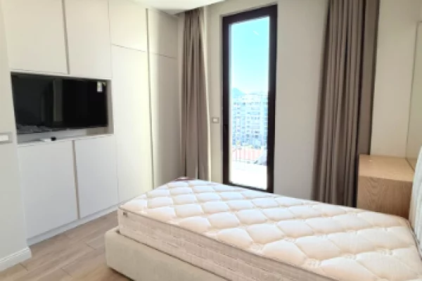 Shtepi me qera Apartament ne Tirane, 3+1, Mobilimi E mobiluar, Pagesa 3,200  Euro.